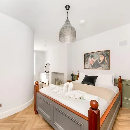 The Aldwark Apartment *